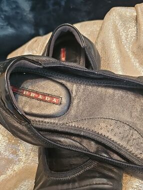 Prada Ballet Ladies cushy Flats Size 40 = 9.5